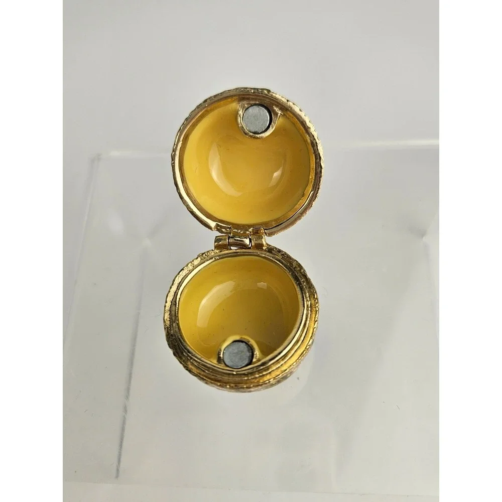 Monet Enameled Pineapple Keepsake Pill Trinket Box Gold Tone